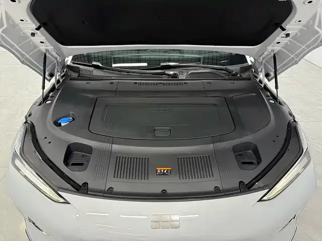 Geely Galaxy E8 — Фото автомобиля 10