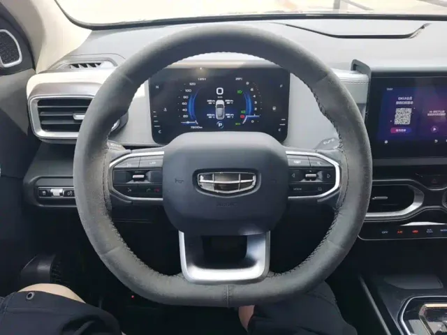 Geely ICON — Фото автомобиля 2