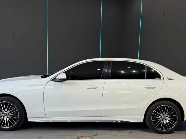 Mercedes-Benz C-Class — Фото автомобиля 4