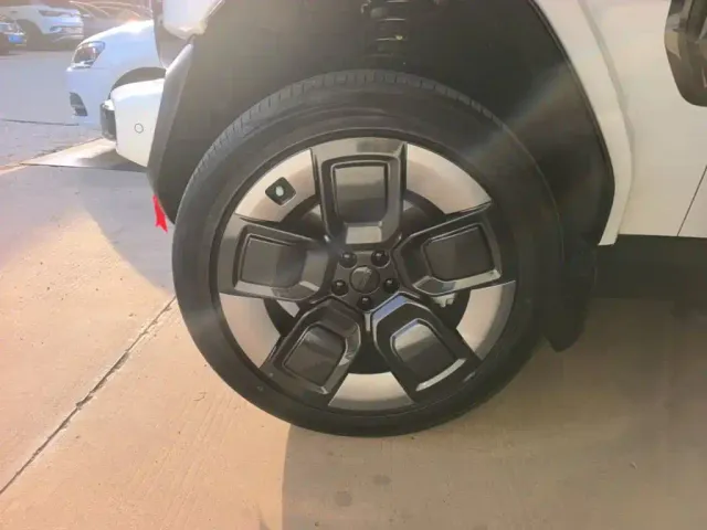 iCAR V23 — Фото автомобиля 22