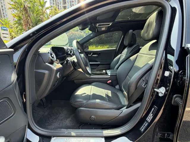 Mercedes-Benz C-Class — Фото автомобиля 4