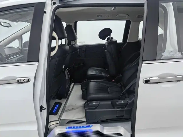 Honda Odyssey — Фото автомобиля 15