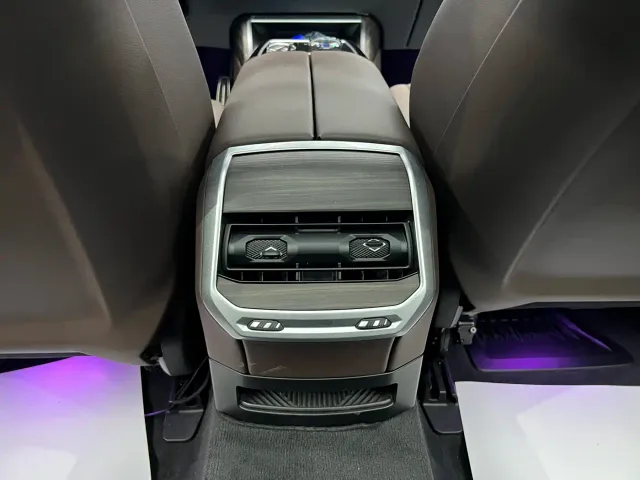 BMW 7 Series — Фото автомобиля 12