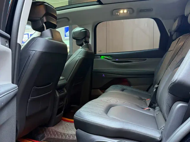 Ford Edge — Фото автомобиля 6