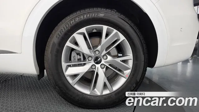 Genesis GV70 — Фото автомобиля 6
