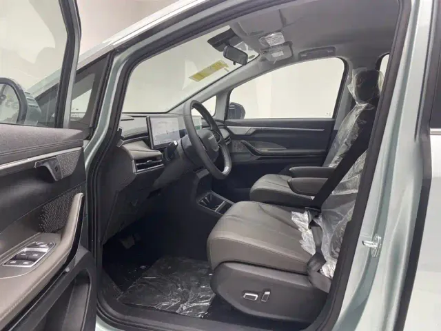 Maxus Dajia 7 — Фото автомобиля 7