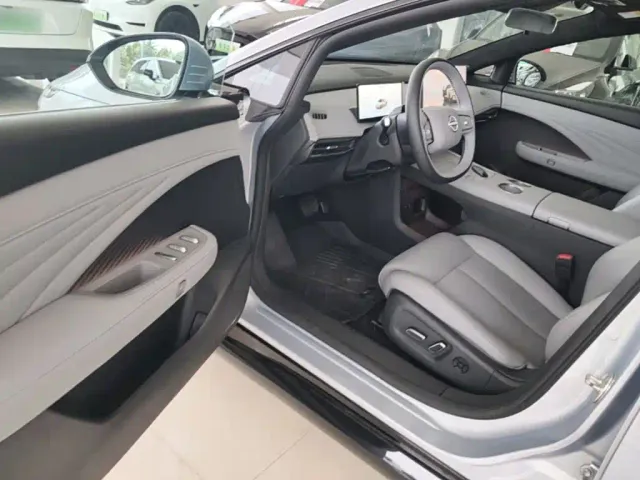 Nissan N7 — Фото автомобиля 15