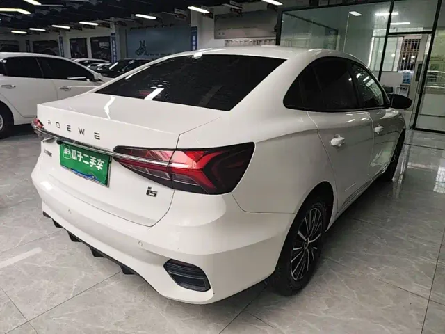 Roewe i5 — Фото автомобиля 6