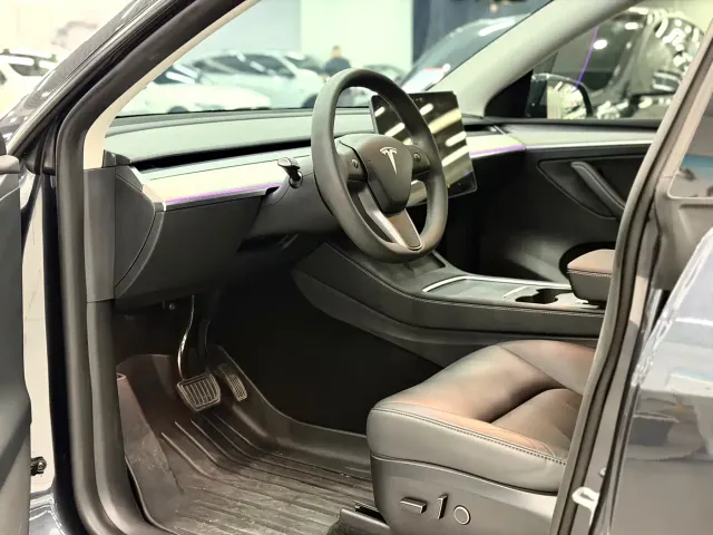 Tesla Model Y — Фото автомобиля 8