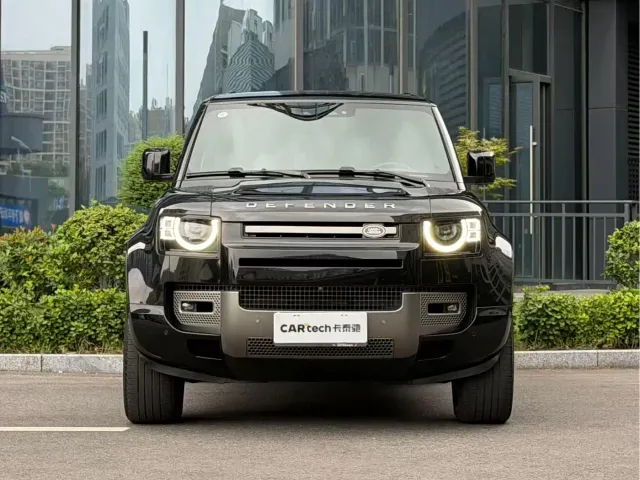 Land Rover Defender — Фото автомобиля 2