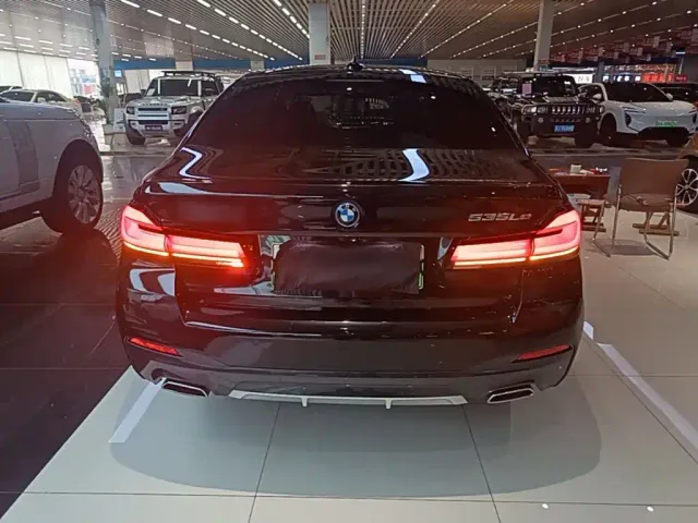 BMW 5 Series — Фото автомобиля 5