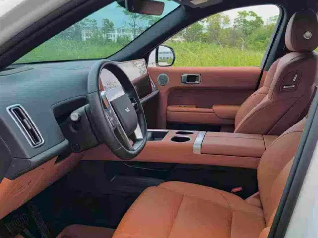 Li Auto L7 — Фото автомобиля 7