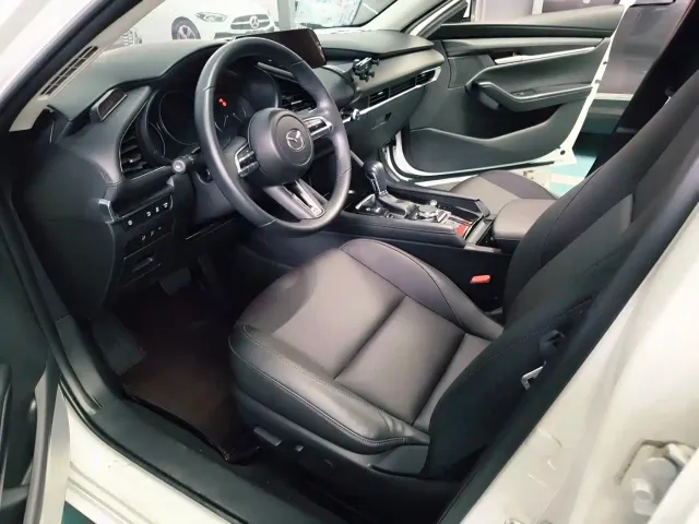 Mazda Axela — Фото автомобиля 9