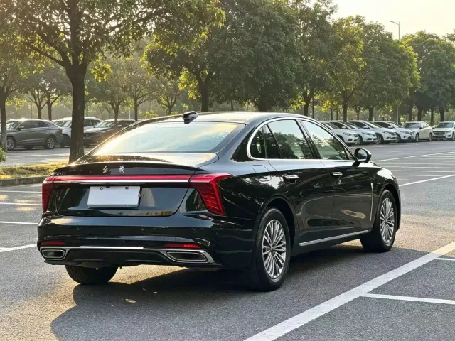 Hongqi H5 — Фото автомобиля 9