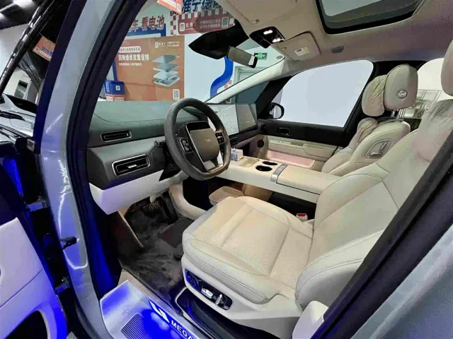 Li Auto MEGA — Фото автомобиля 4