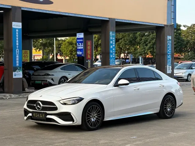 Фотография автомобиля — Mercedes-Benz C-Class