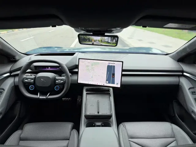 Xpeng P7 — Фото автомобиля 10