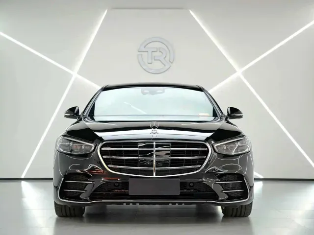 Mercedes-Benz S-Class — Фото автомобиля 2