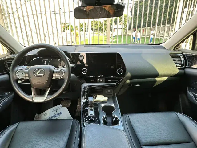 Lexus NX — Фото автомобиля 4