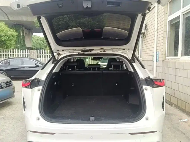Changan Z6 — Фото автомобиля 18