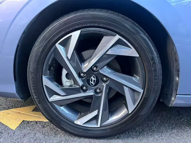 Hyundai Elantra — Фото автомобиля 15