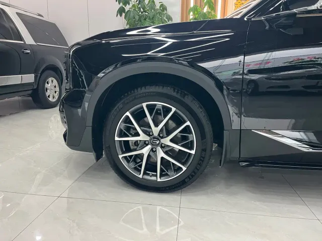 GAC Trumpchi GS8 — Фото автомобиля 16