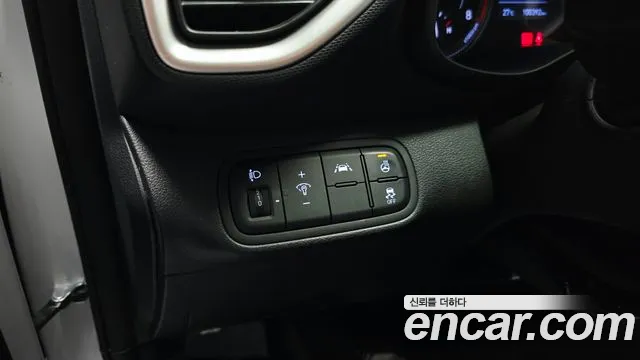 Hyundai Venue — Фото автомобиля 28