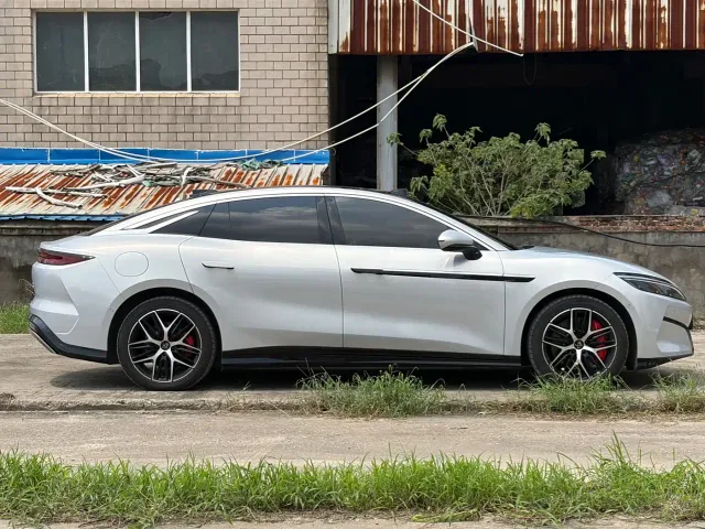 BYD Han L — Фото автомобиля 7