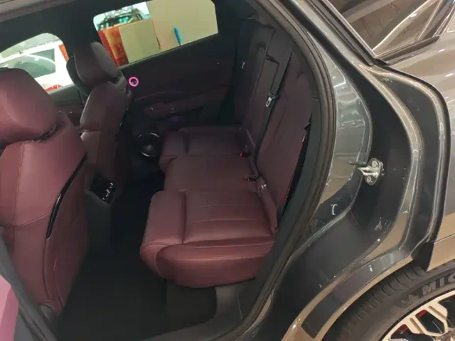 Voyah FREE — Фото автомобиля 16