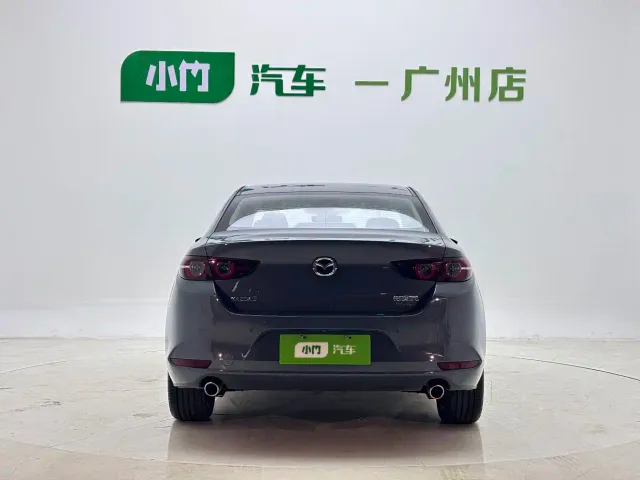 Mazda Axela — Фото автомобиля 8