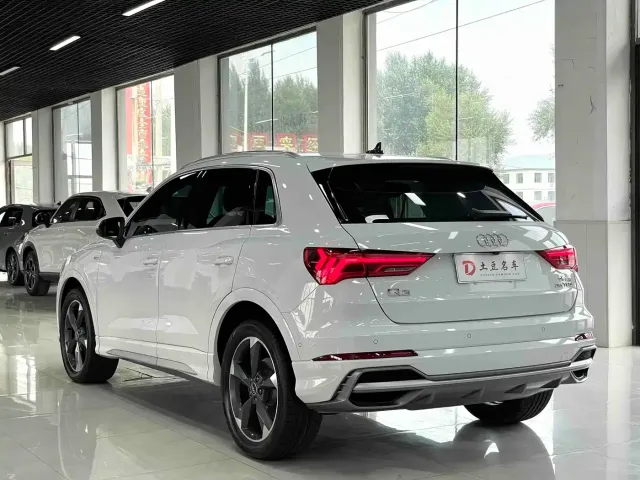 Audi Q3 — Фото автомобиля 4