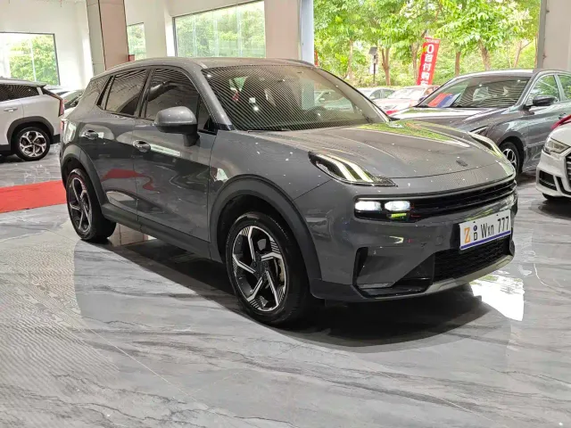 Lynk & Co 06 EM-P — Фото автомобиля 26