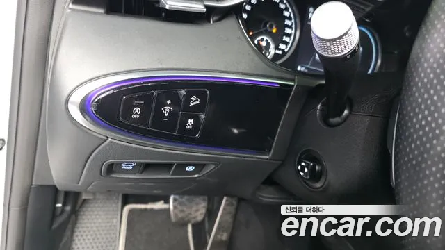 Genesis GV70 — Фото автомобиля 25