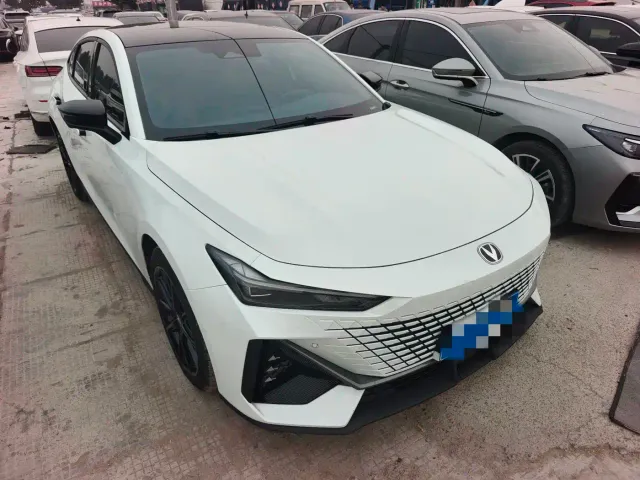 Changan UNI-V — Фото автомобиля 3