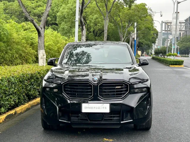 BMW XM — Фото автомобиля 2