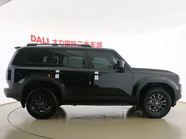 Toyota Prado — Фото автомобиля 12