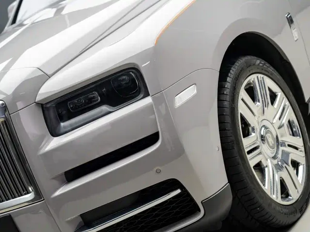 Rolls-Royce Cullinan — Фото автомобиля 2