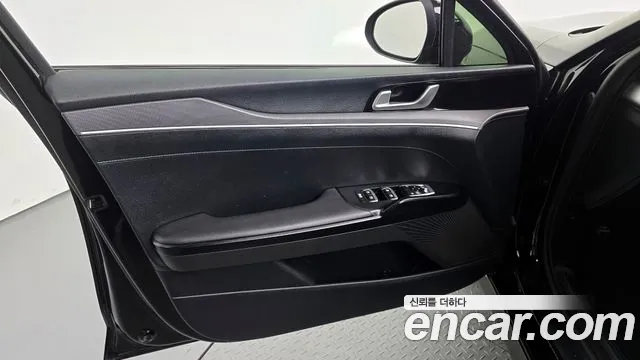 Kia K5 K5 3 поколение 2.0 LPI(Для проката) — Фото автомобиля 24