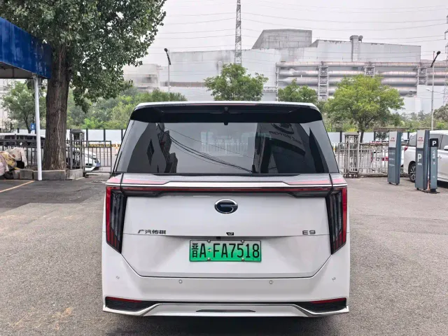 GAC Trumpchi E9 — Фото автомобиля 8