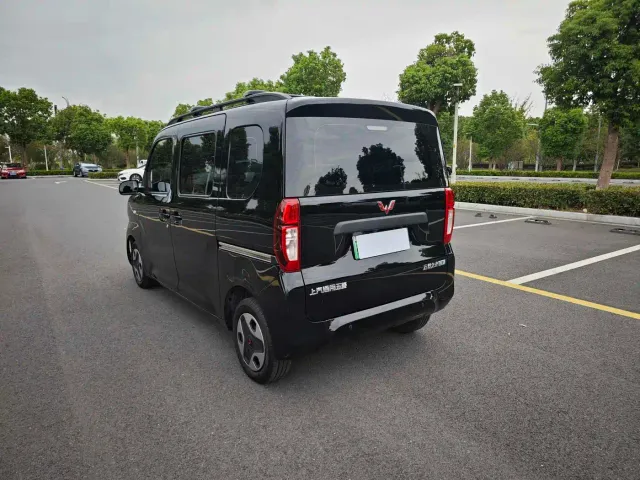 Wuling Zhiguang NEV — Фото автомобиля 5