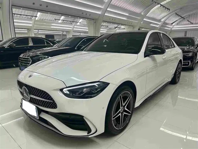 Фотография автомобиля — Mercedes-Benz C-Class
