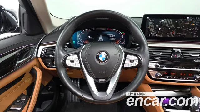 BMW 5 Series G30 — Фото автомобиля 12