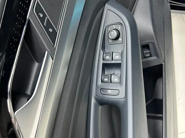 Volkswagen Passat — Фото автомобиля 7