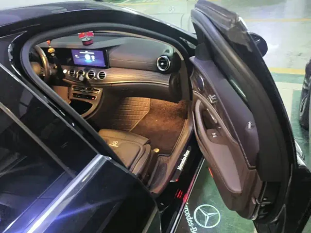 Mercedes-Benz E-Class — Фото автомобиля 13