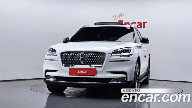 Lincoln Aviator — Фото автомобиля 3