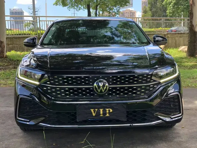 Volkswagen Passat — Фото автомобиля 2