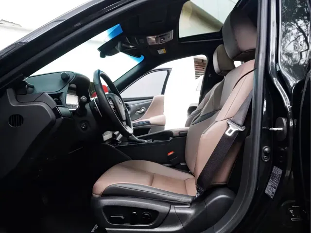 Lexus ES — Фото автомобиля 10