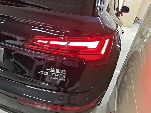 Audi Q5L — Фото автомобиля 7
