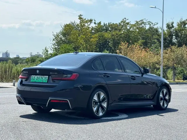 BMW i3 — Фото автомобиля 9