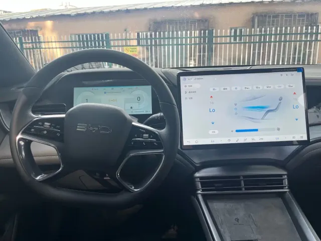 BYD Seal 2024 Glory Edition DM-i 1.5L 121km Luxury — Фото автомобиля 8